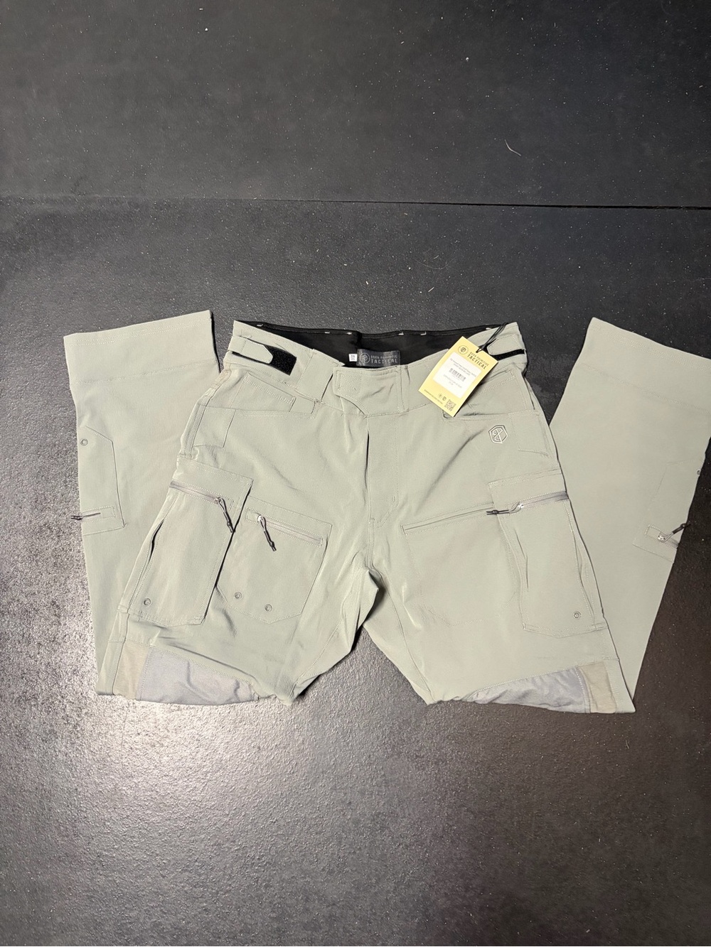 Men's Born Primitive Assault Cargo Pants - Grey